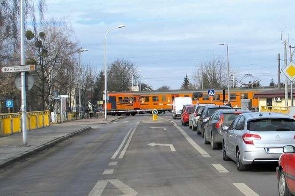 Kolejarze odwołali happening na przejeździe. "Bardzo mnie to rozczarowało"