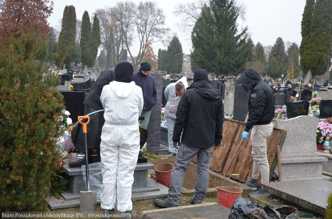 Kolejne odkrycia IPN na cmentarzu przy Unickiej. Odnaleziono szczątki kilku osób Kolejne odkrycia IPN na cmentarzu przy Unickiej. Odnaleziono szczątki kilku osób