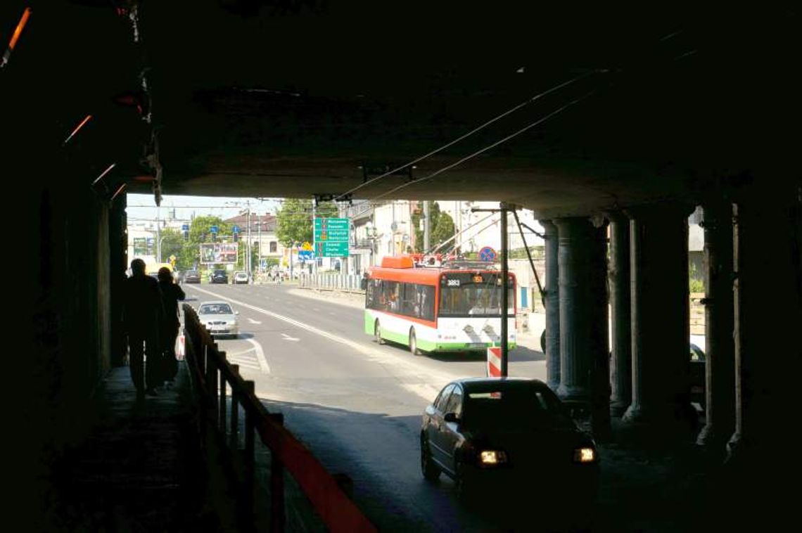 Kolejne podejście do wiaduktu nad Kunickiego Kolejne podejście do wiaduktu nad Kunickiego