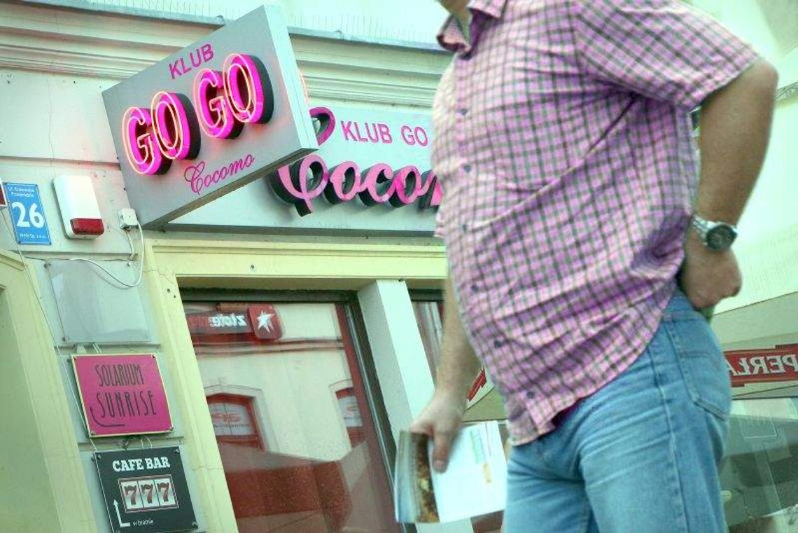 Kolejni mężczyźni twierdzą, że zostali oszukani w Cocomo. 85 tys. zł strat Kolejni mężczyźni twierdzą, że zostali oszukani w Cocomo. 85 tys. zł strat