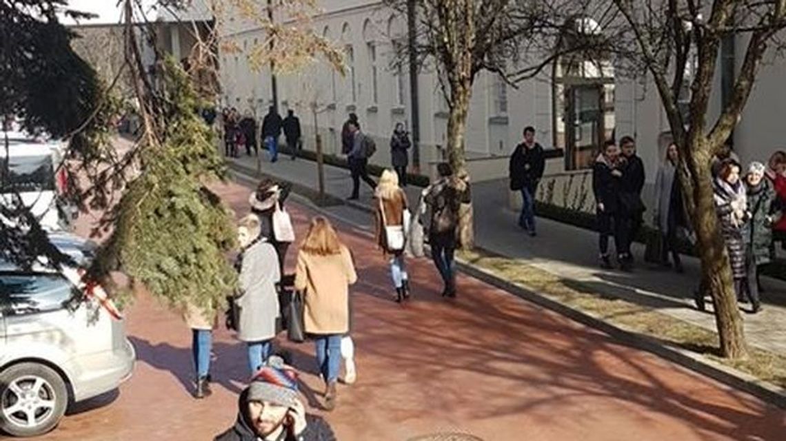 Kolejny alarm bombowy na KUL. Ewakuacja budynku, zajęcia odwołane