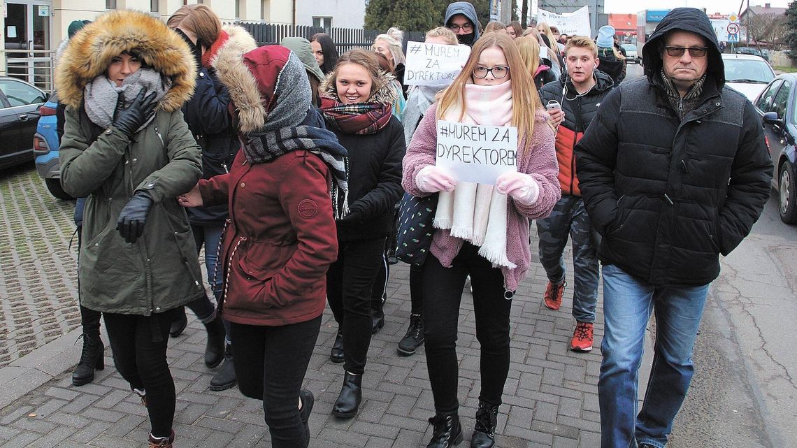 Kolejny dzień protestu uczniów. Marsz Milczenia przeszedł ulicami miasta Kolejny dzień protestu uczniów. Marsz Milczenia przeszedł ulicami miasta