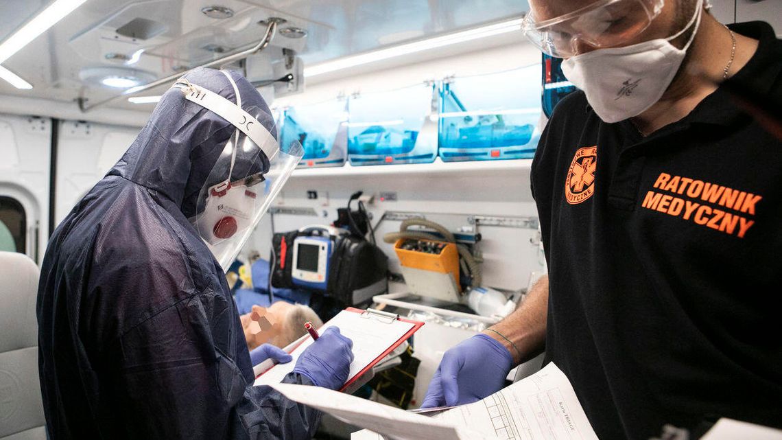 Kolejny rekord. 1587 nowych przypadków zakażenia koronawirusem w Polsce. Zmarło 23 chorych Kolejny rekord. 1587 nowych przypadków zakażenia koronawirusem w Polsce. Zmarło 23 chorych