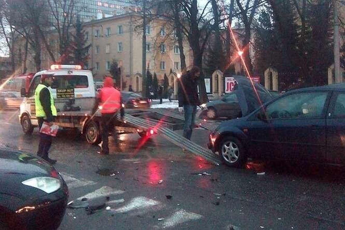 Kolizja na Al. Racławickich. Korki w centrum