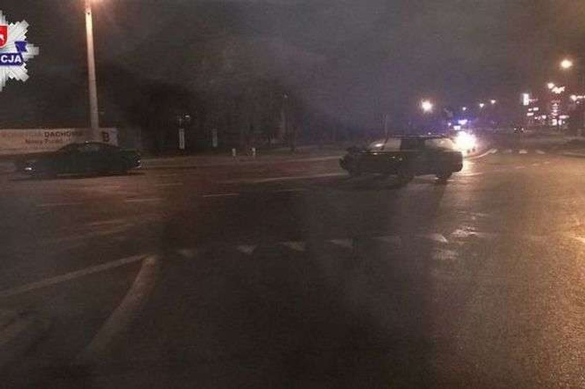 Kolizja na skrzyżowaniu. Kierowcy nie mieli prawa jazdy 