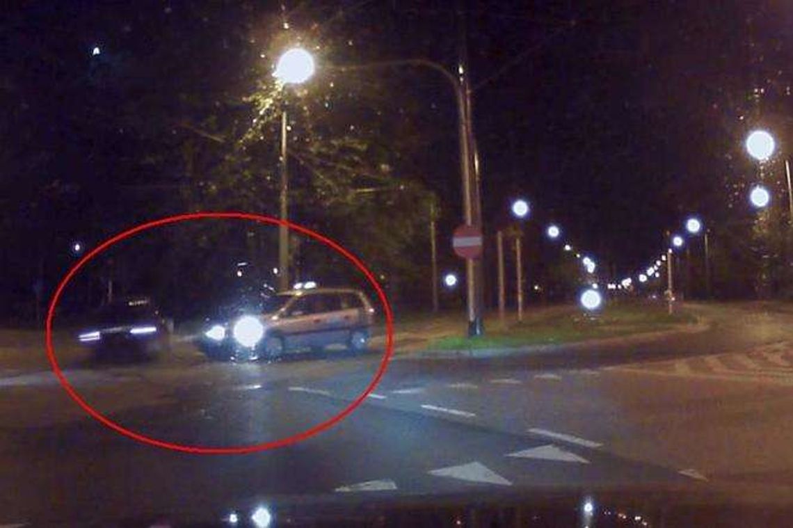 Kolizja na skrzyżowaniu ul. Głębokiej i Filaretów. Zobacz moment zderzenia