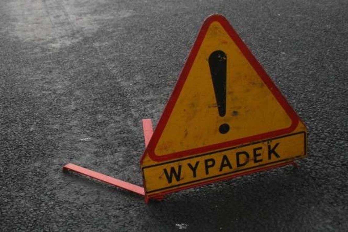 Kolonia Dąbrowica. Pieszy potrącony przez samochód