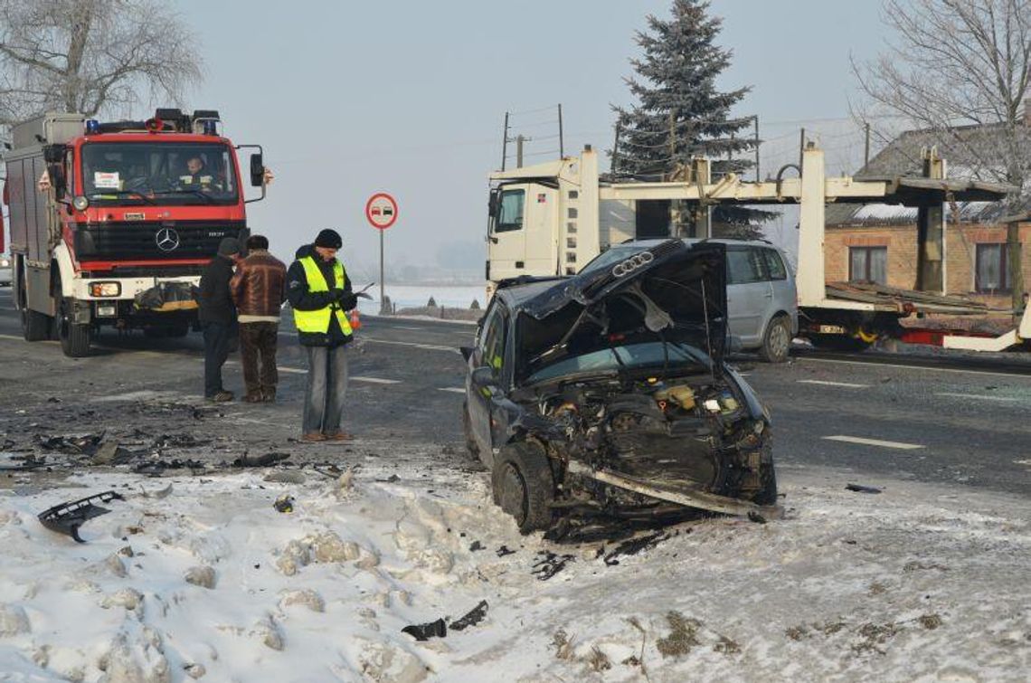Kolonia Horbów: Wypadek trzech aut, dwie osoby ranne Kolonia Horbów: Wypadek trzech aut, dwie osoby ranne