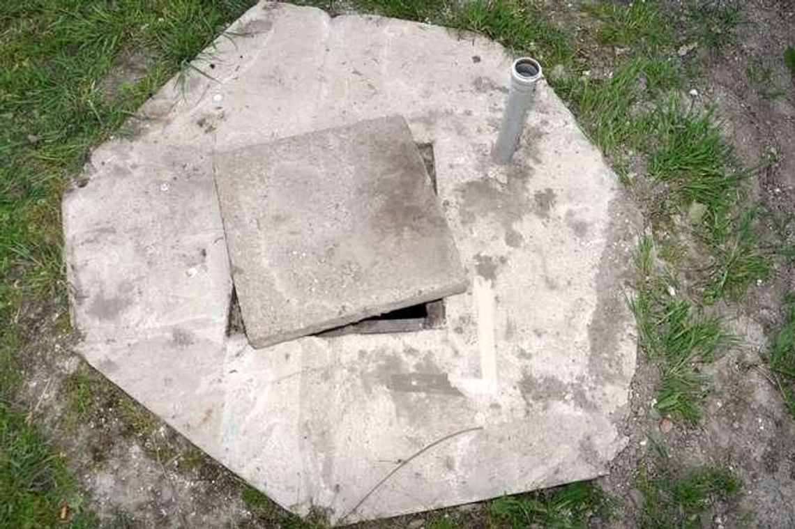 Kolonia Wyżnica. 4-letnie dziecko wpadło do szamba podczas gry w piłkę Kolonia Wyżnica. 4-letnie dziecko wpadło do szamba podczas gry w piłkę