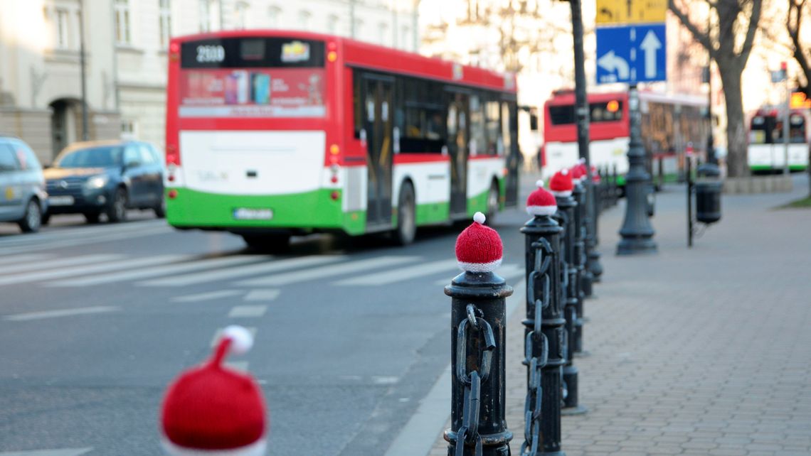 Kolorowe czapeczki Świętego Mikołaja pojawiły się w centrum Lublina [zdjęcia]