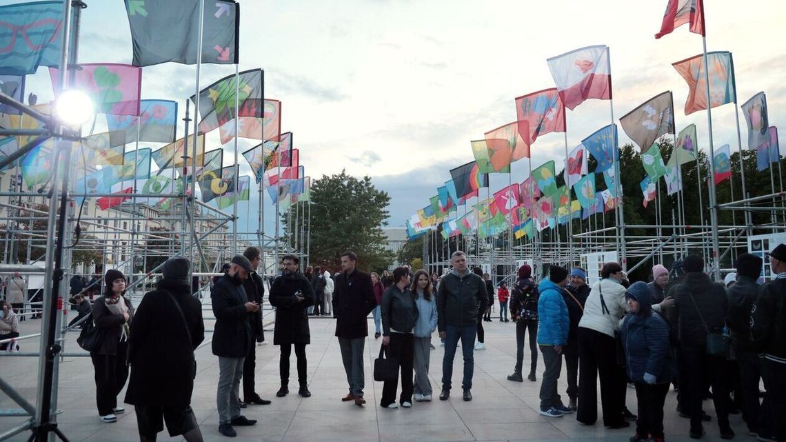 Kolorowe flagi w centrum Lublina Kolorowe flagi w centrum Lublina