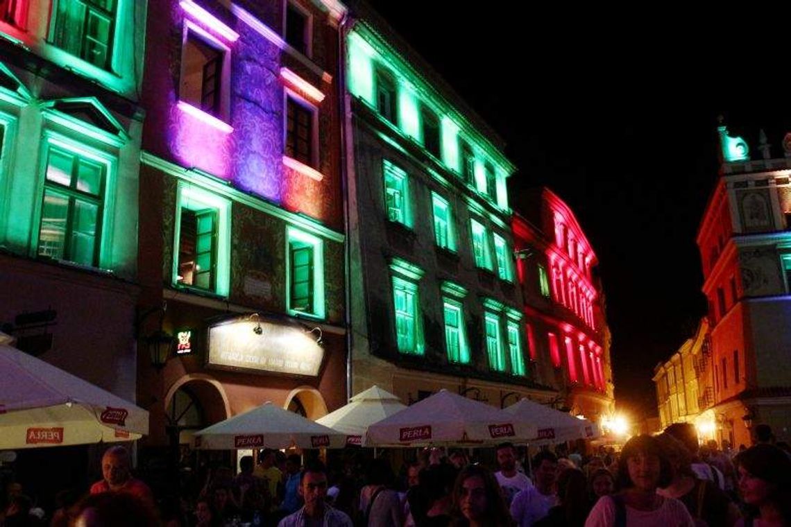 Kolorowe podświetlenie kamienic na Starym Mieście zostanie na dłużej? Kolorowe podświetlenie kamienic na Starym Mieście zostanie na dłużej?