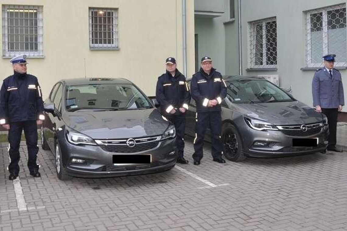 Komenda miejska ma nowe radiowozy. Dwa nieoznakowane