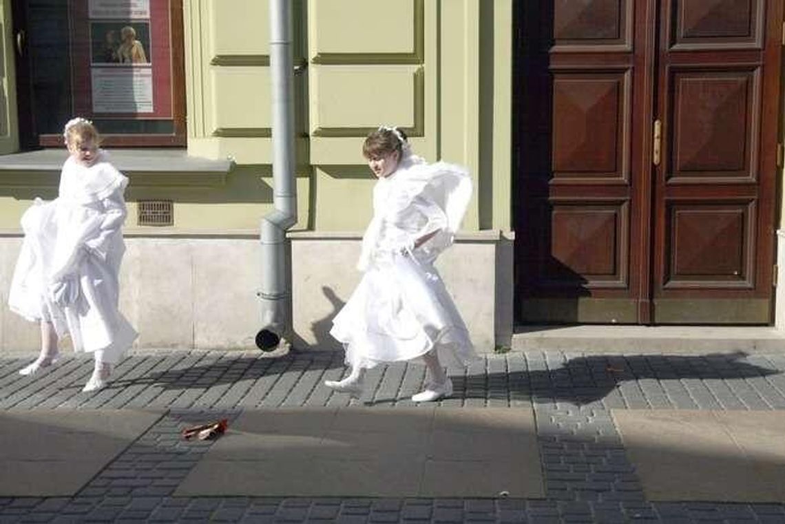 Komunia w kościele, przyjęcie na basenie. Ile kosztuje organizacja komunii? Komunia w kościele, przyjęcie na basenie. Ile kosztuje organizacja komunii?