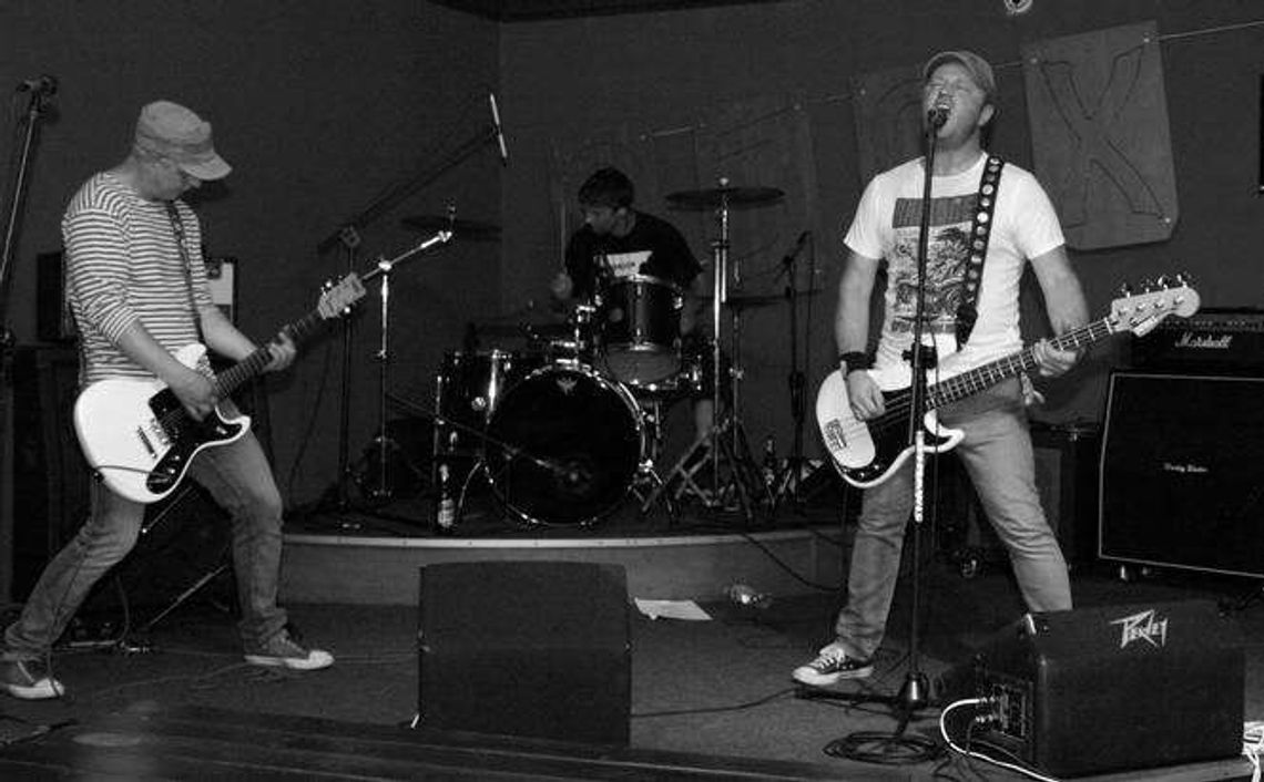 Koncert Satellites i TSB w pubie Just Crafted