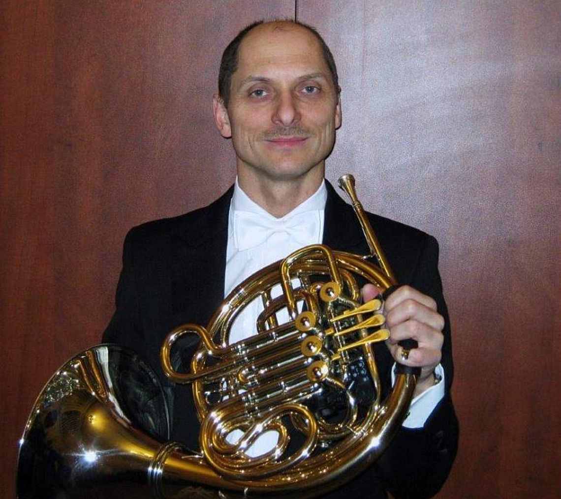 Koncert w filharmonii. Z udziałem waltorni