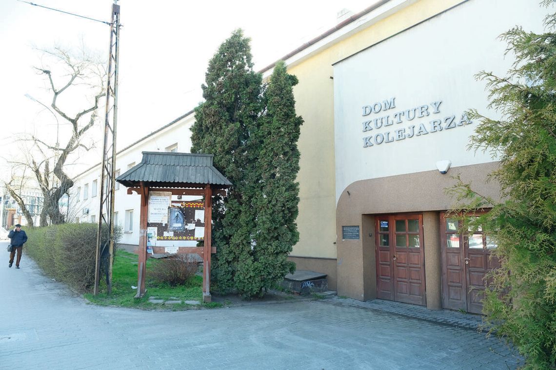 Koncerty, kabarety i „małpi gaj” Koncerty, kabarety i „małpi gaj”