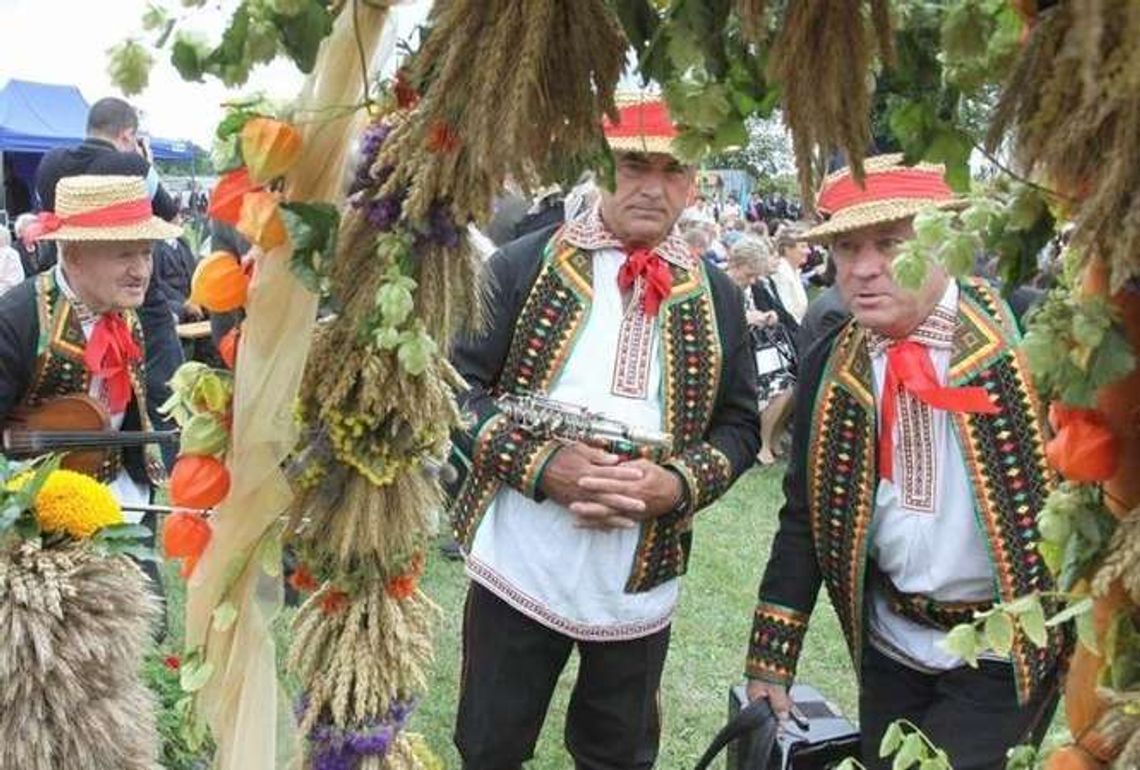 Kończy się lato, dożynek czas. Program imprez w Radawcu, Wojciechowie, Janowcu i Mełgwi