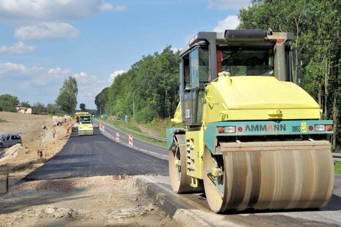 Kończy się prostowanie zakrętów na drodze nr 17