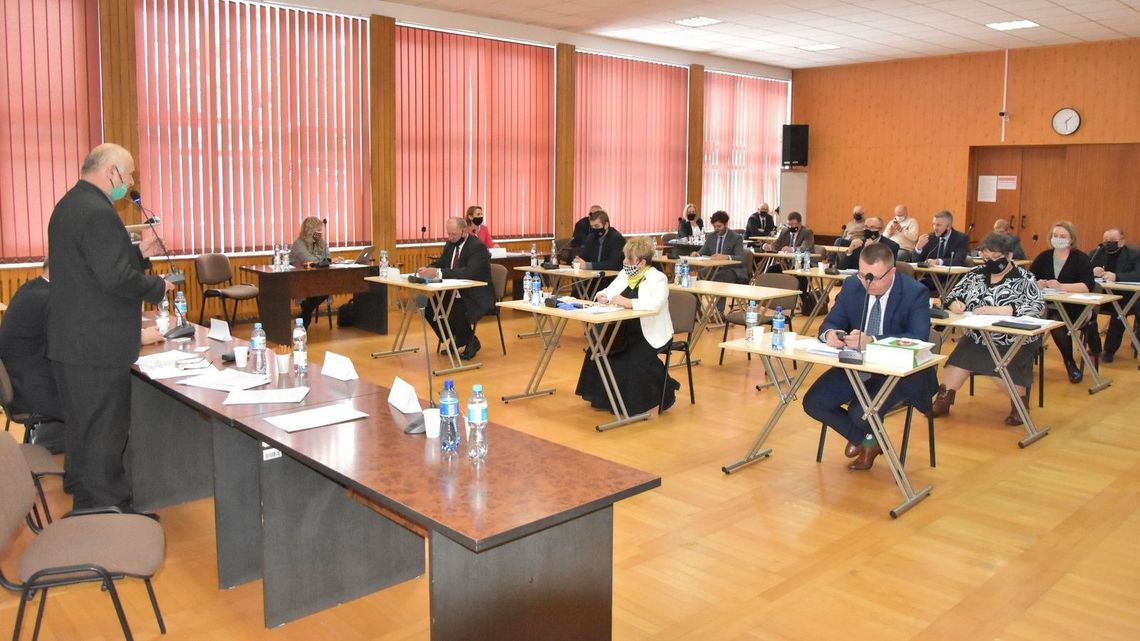 Konflikt, polityka i zdrowie w Hrubieszowie w czasach pandemii. "Kto rządzi powiatem?" Konflikt, polityka i zdrowie w Hrubieszowie w czasach pandemii. "Kto rządzi powiatem?"