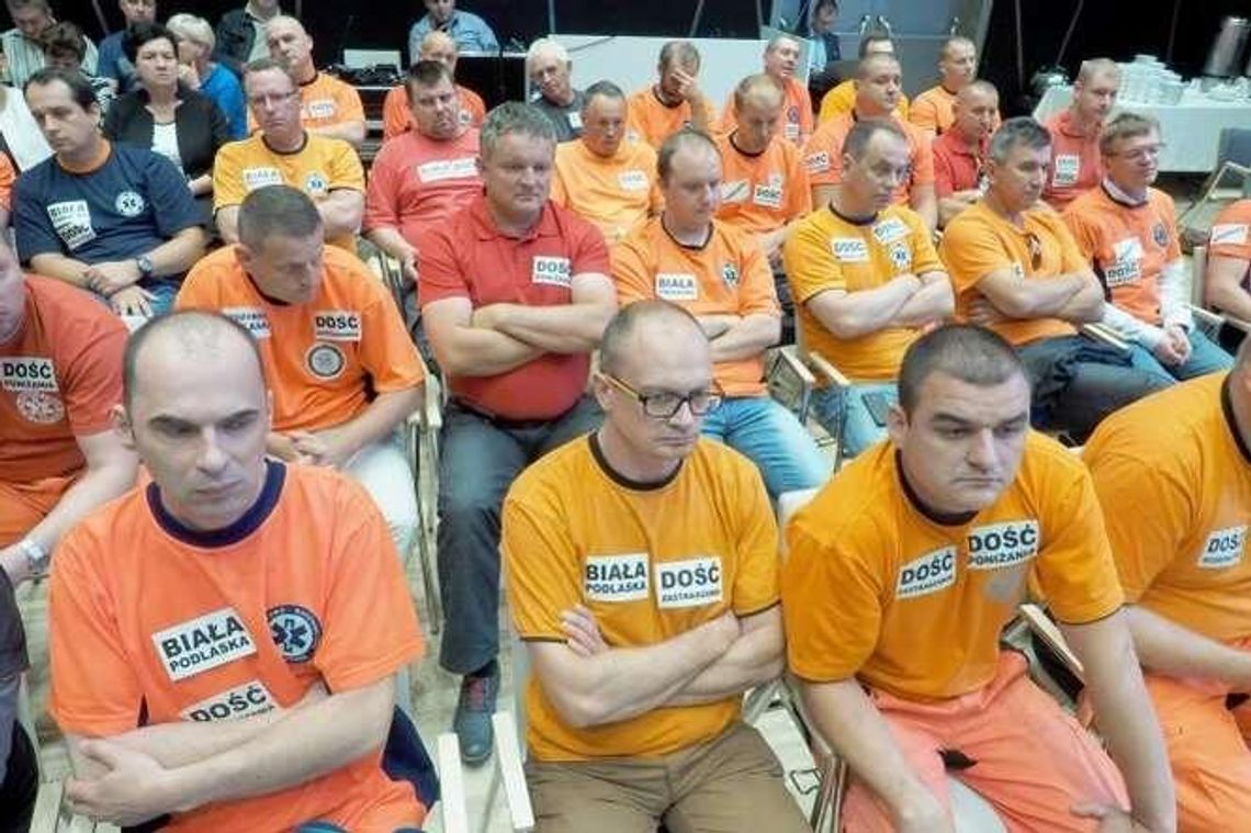 Konflikt w pogotowiu. Ratownicy: "Dyrektor wyzywa nas od meneli i oszołomów"