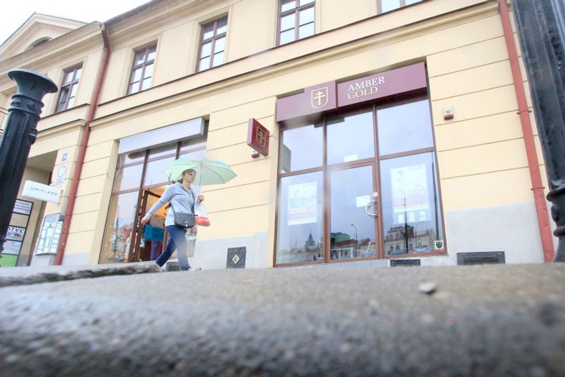 Koniec Amber Gold. Klienci chcą złożyć doniesienie do prokuratury Koniec Amber Gold. Klienci chcą złożyć doniesienie do prokuratury