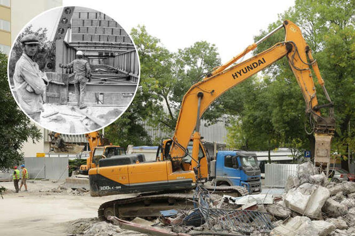 Koniec kładki przy UMCS. Zobacz jak powstawała 38 lat temu i jak ją zburzyli [zdjęcia]