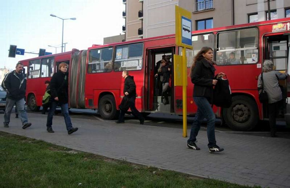 Koniec legendy komunikacji miejskiej. Ikarusy znikają z ulic Koniec legendy komunikacji miejskiej. Ikarusy znikają z ulic