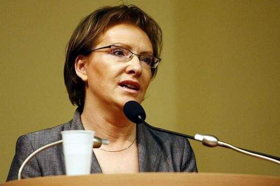 Koniec polityki na dwóch biegunach