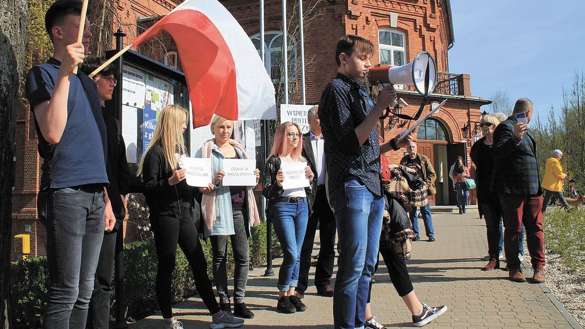 Koniec strajku nauczycieli. Puławskie szkoły wracają do normalnej pracy