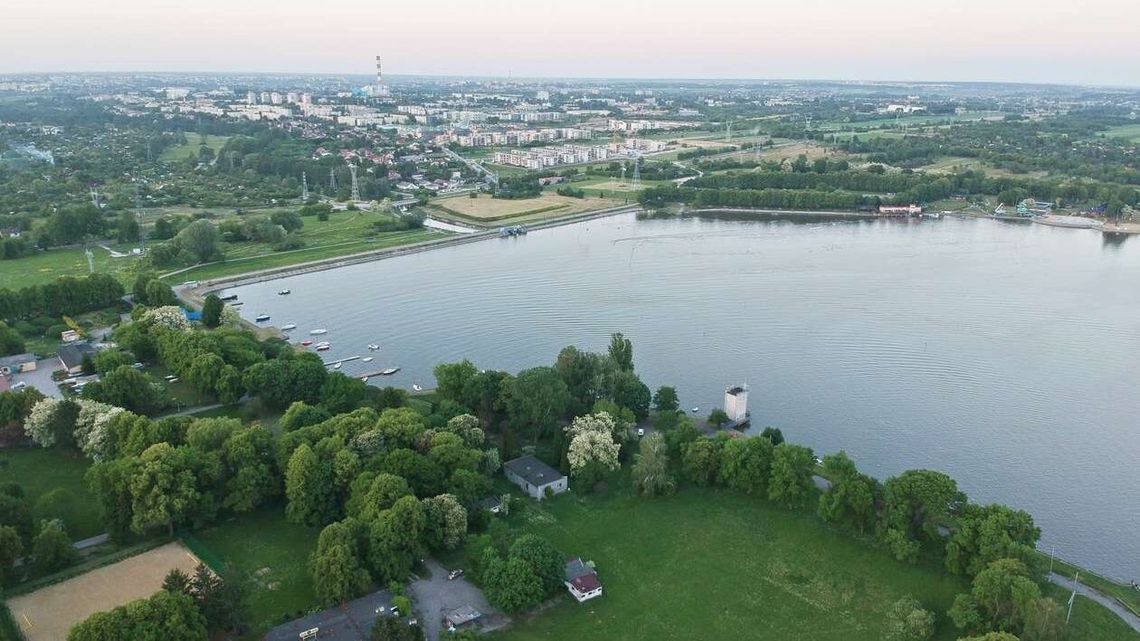 Koniec z bieganiem w krzaki nad zalewem? W tym sezonie toalety publicznej jeszcze nie będzie Koniec z bieganiem w krzaki nad zalewem? W tym sezonie toalety publicznej jeszcze nie będzie