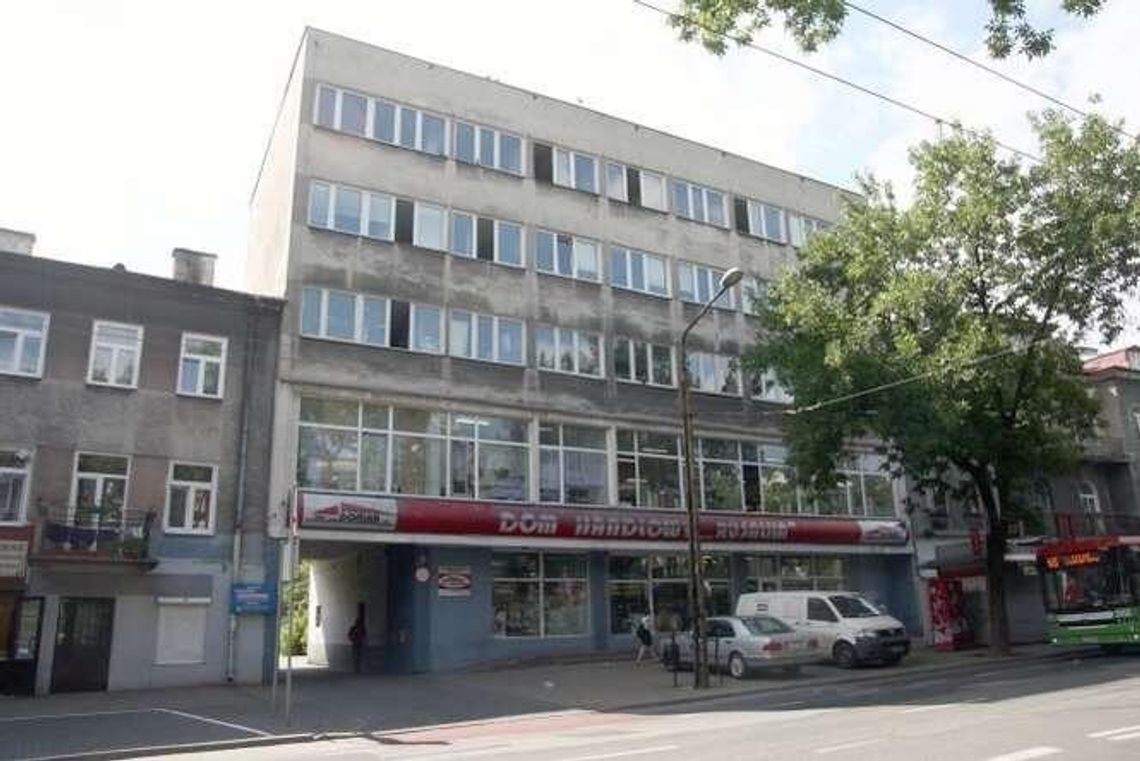 Koniec ze szpecącymi szyldami? Centrum Kultury wykona ładniejsze za darmo
