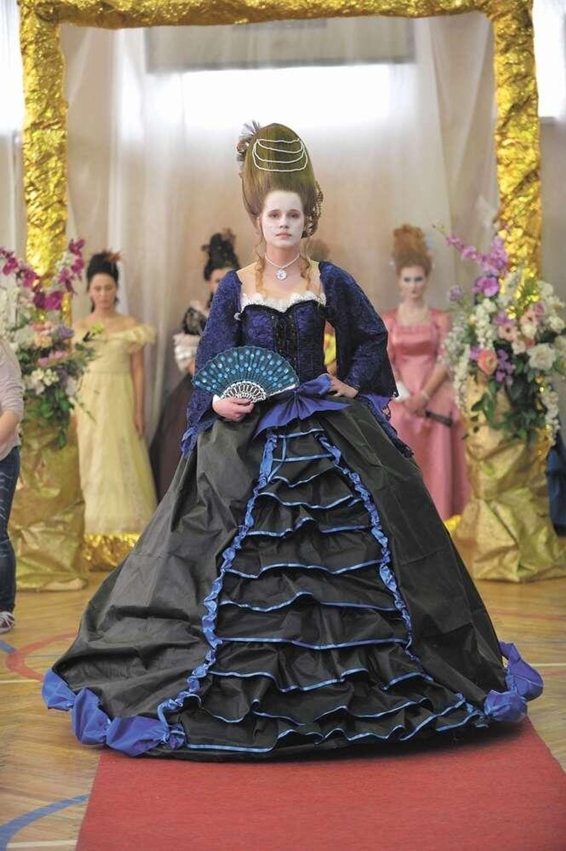 Konkurs fryzjerski w Parczewie. Temat: Maria Antonina Konkurs fryzjerski w Parczewie. Temat: Maria Antonina