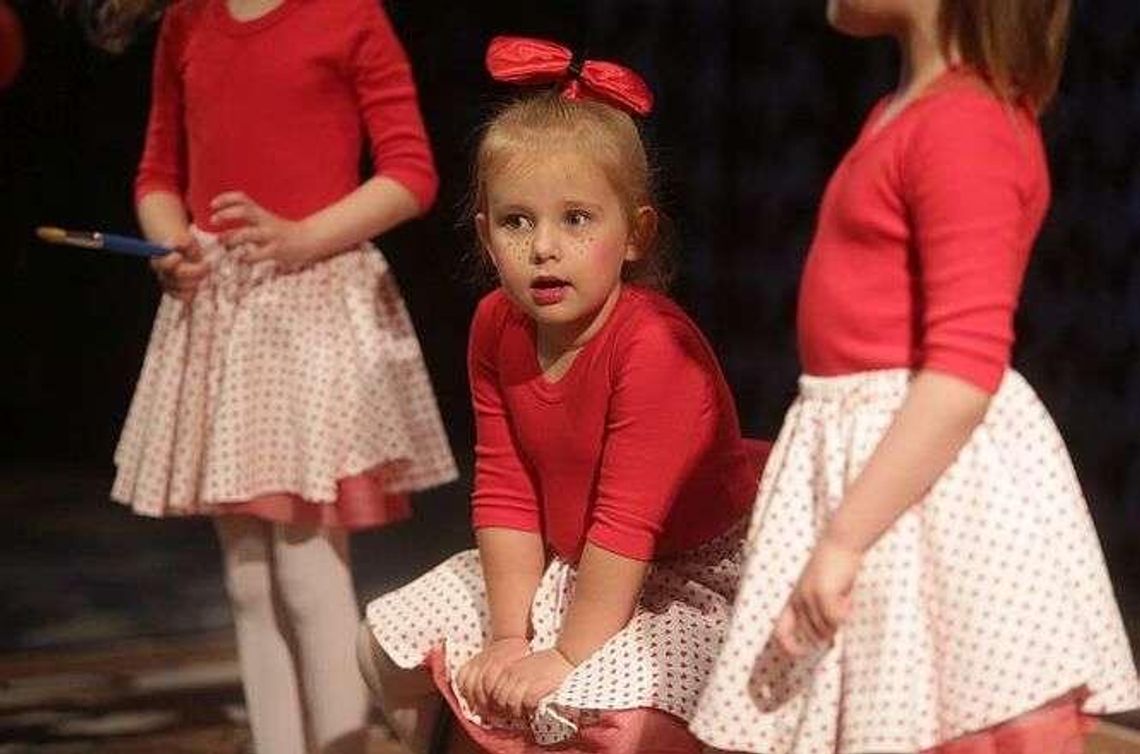 Konkurs Mini Playback Show. Przedszkolaki na scenie i piosenki z lat 60. Konkurs Mini Playback Show. Przedszkolaki na scenie i piosenki z lat 60.