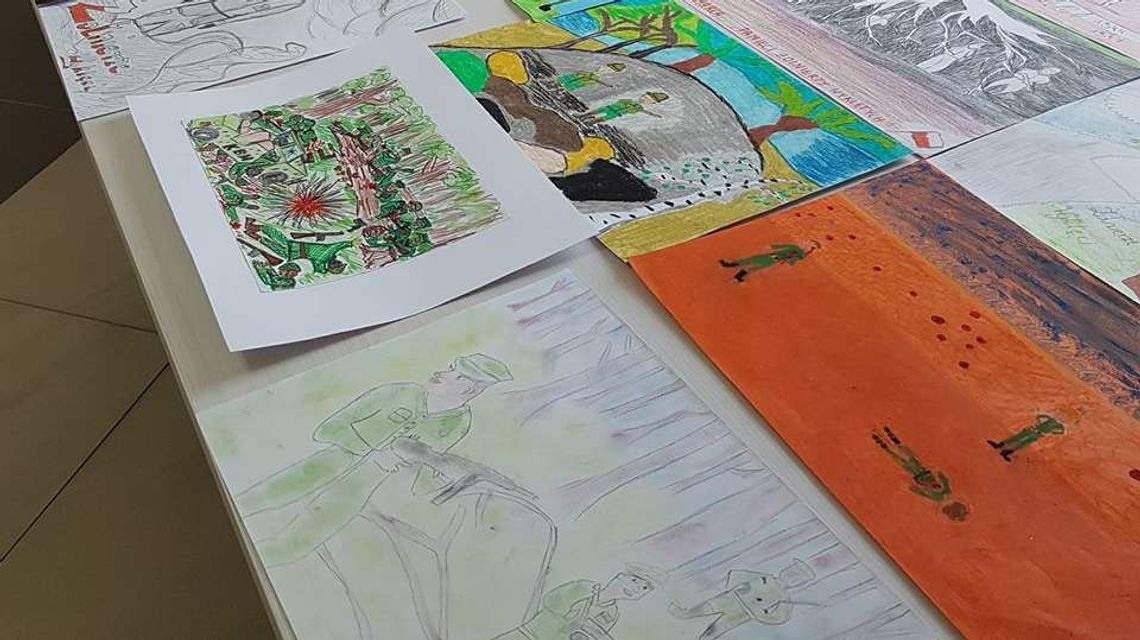 Konkurs o żołnierzach wyklętych. Jak uczyć młodzież patriotyzmu? Psycholog: Na pewno nie tak Konkurs o żołnierzach wyklętych. Jak uczyć młodzież patriotyzmu? Psycholog: Na pewno nie tak