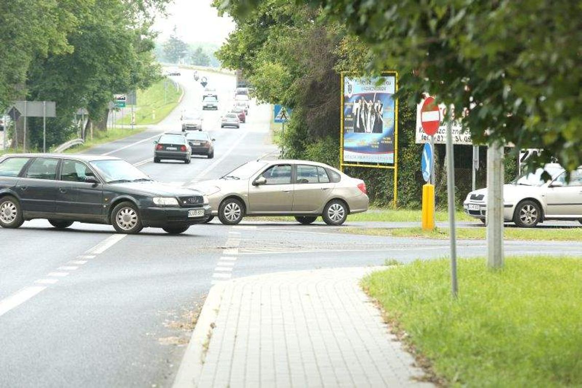 Konopnica: Poślizg ze skrzyżowaniem. Budowa się opóźni?