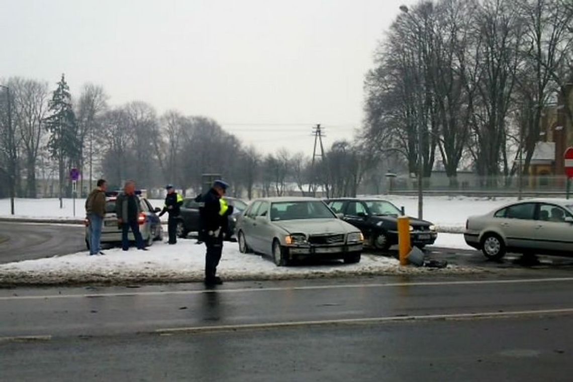 Konopnica: Zderzenie mercedesa z fiatem Konopnica: Zderzenie mercedesa z fiatem