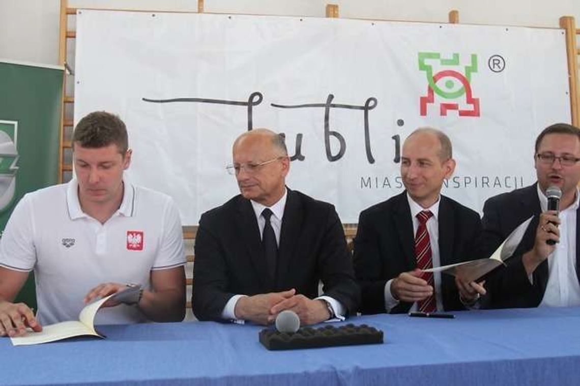 Konrad Czerniak będzie twarzą basenu Aqua Lublin