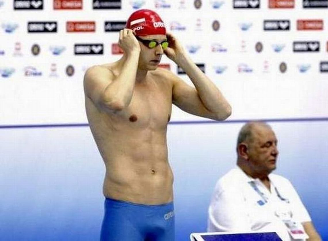 Konrad Czerniak w półfinale na 100 m kraulem podczas MŚ w pływaniu. Świtkowski odpadł w eliminacjach