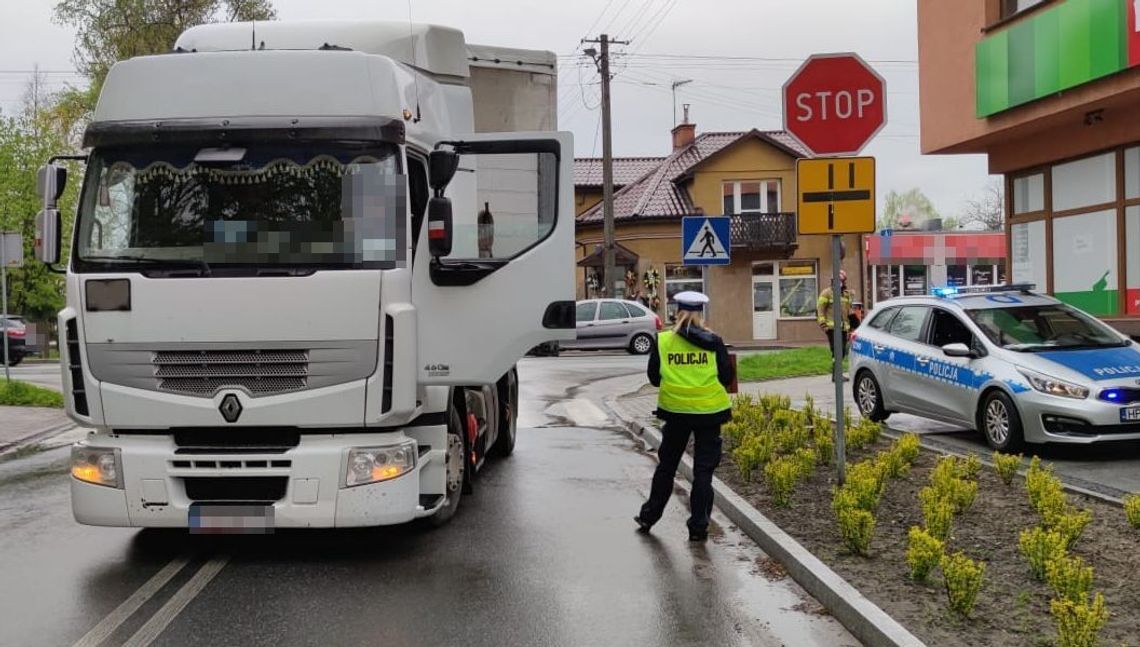 Końskowola: Ciężarówka potrąciła kobietę. Poszkodowaną zabrał śmigłowiec