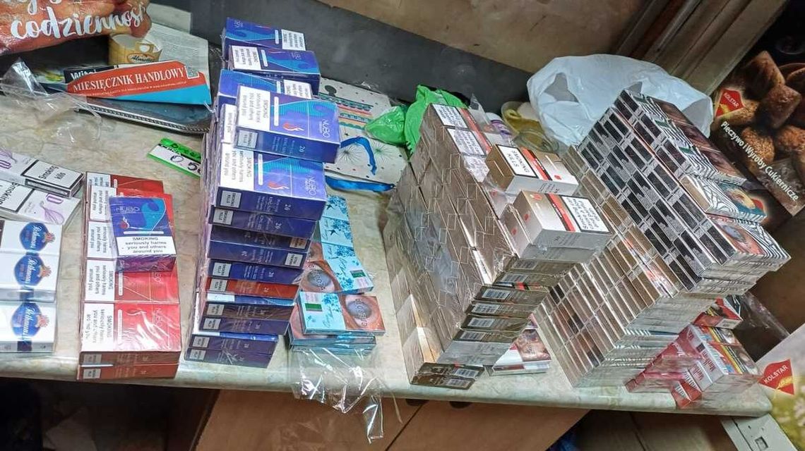 Kontrabanda o wartości 25 tys. zł ukryta na targu