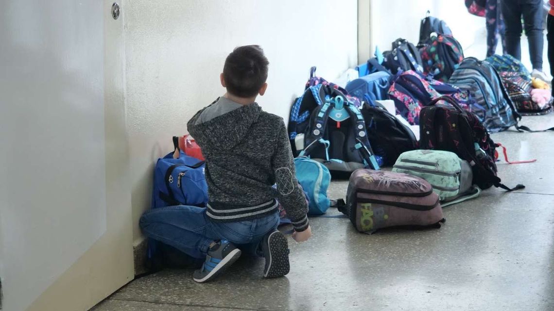 Kontrole w szkołach w woj. lubelskim. Sanepid sprawdza ile ważą dziecięce tornistry