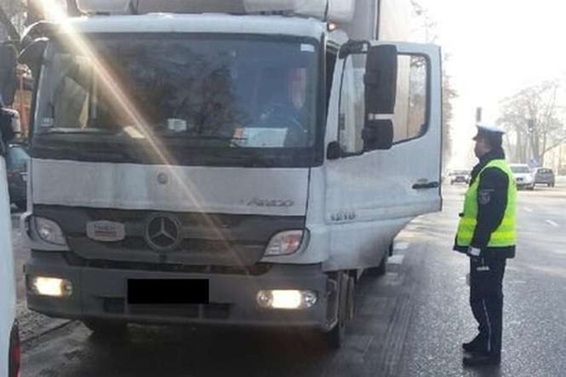 Kontrolowali autobusy i ciężarówki. Ponad 50 mandatów
