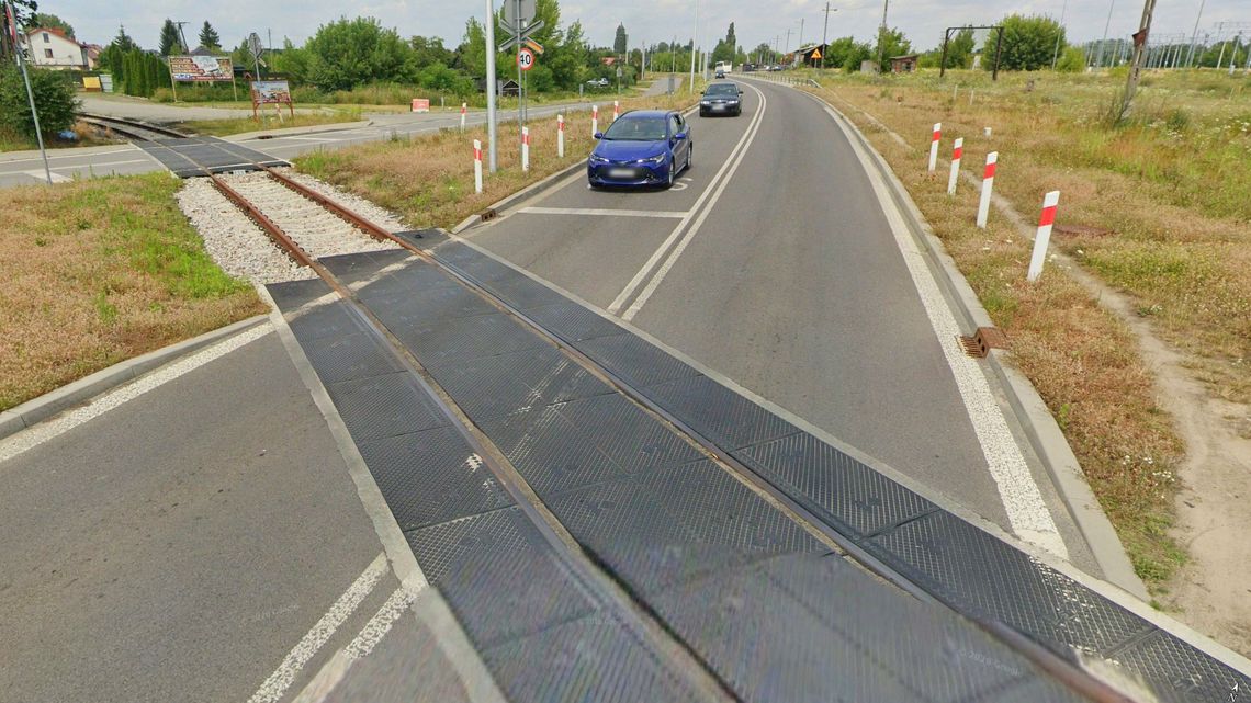 Kontrowersyjne znaki zniknęły z obwodnicy Dęblina
