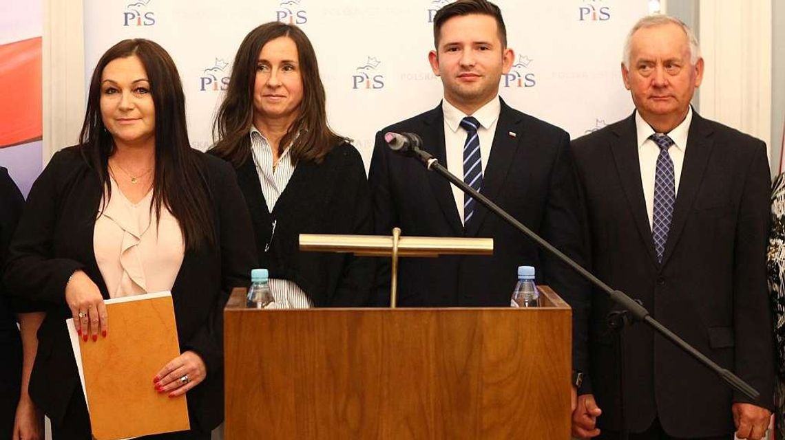 Konwencja wyborcza PiS w Puławach. "Stwórzmy wspólnotę, w której wszyscy będą czuli się dobrze" Konwencja wyborcza PiS w Puławach. "Stwórzmy wspólnotę, w której wszyscy będą czuli się dobrze"