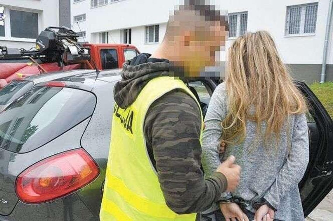 Kopali policjanta w twarz, omal nie stracił wzroku. Dwie osoby zatrzymane