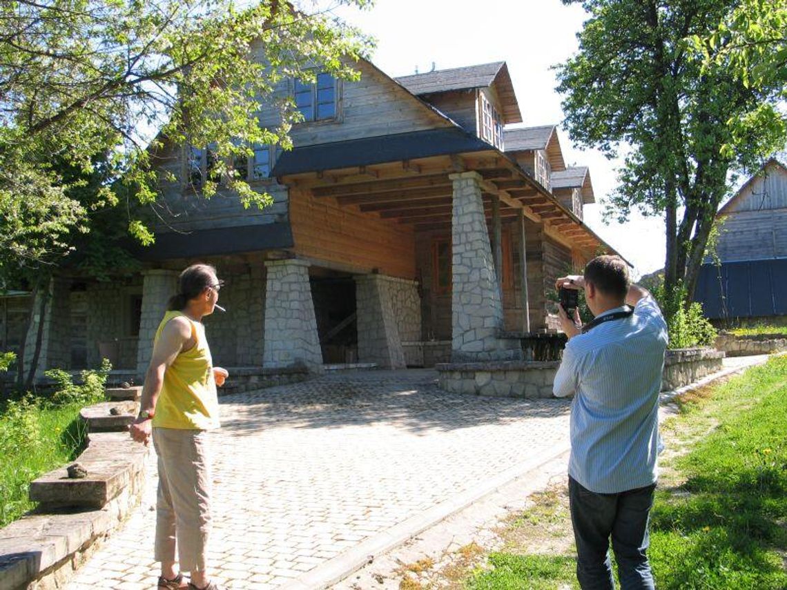 Kora sprzedaje dom na Roztoczu. Dogadała się z sąsiadem
