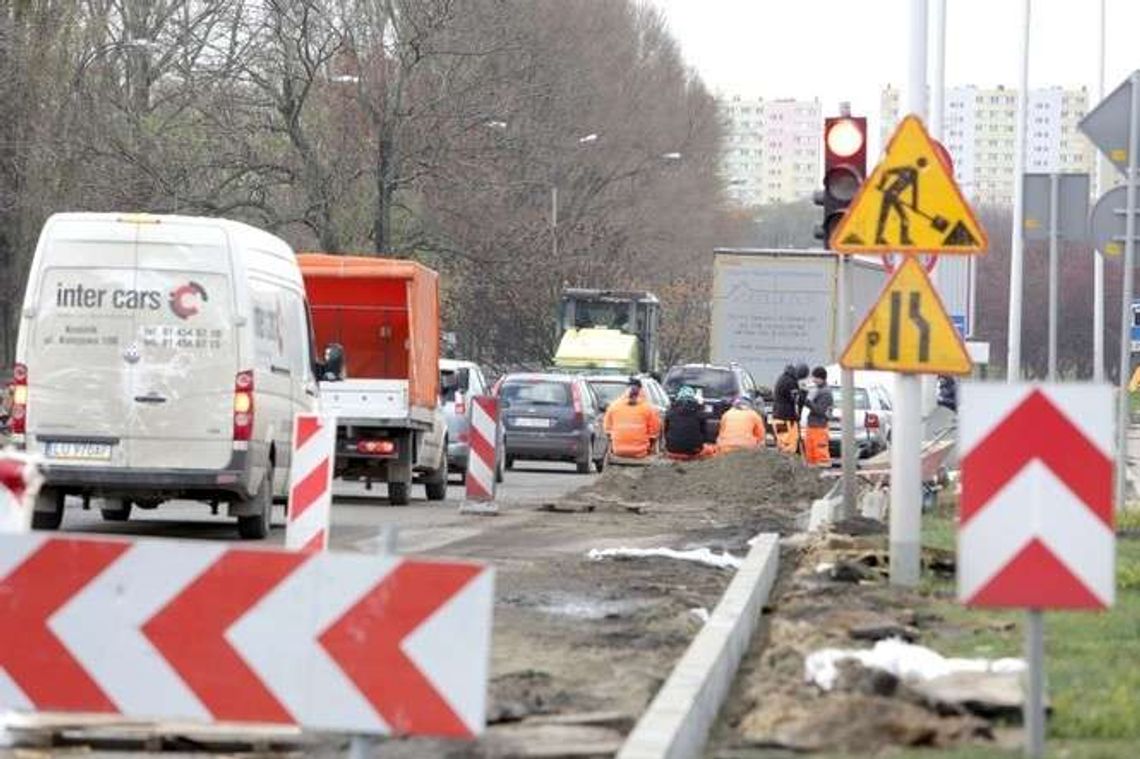Korki na al. Tysiąclecia po rozpoczęciu prac drogowych