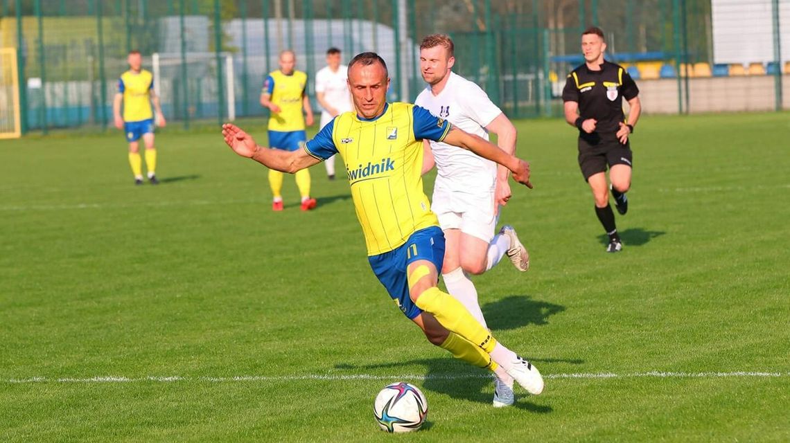 Korona II Kielce – Avia Świdnik 0:1. Wojciech Białek znowu strzela
