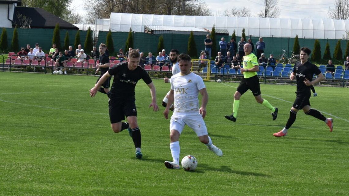 Korona Łaszczów zdobyła teren Gromu Różaniec. Wyniki zamojskiej klasy okręgowej Korona Łaszczów zdobyła teren Gromu Różaniec. Wyniki zamojskiej klasy okręgowej